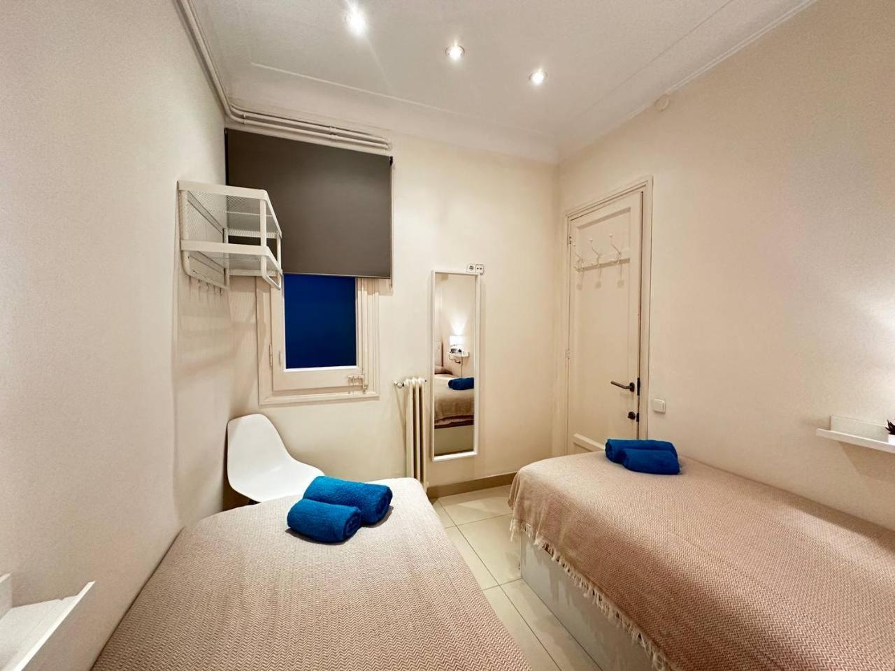 Rooms Gran Via Barcelona Bagian luar foto