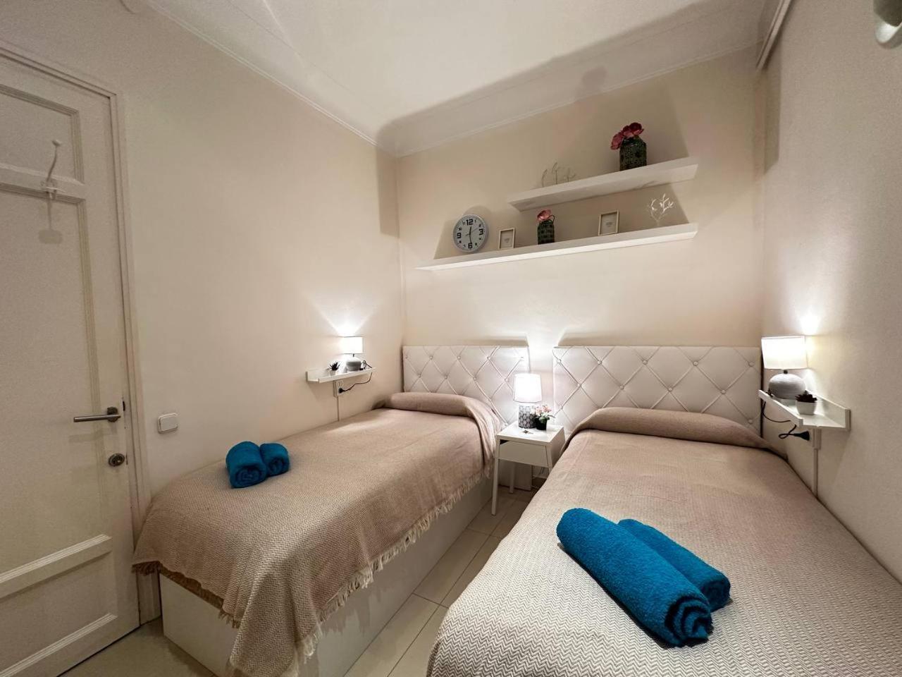 Rooms Gran Via Barcelona Bagian luar foto