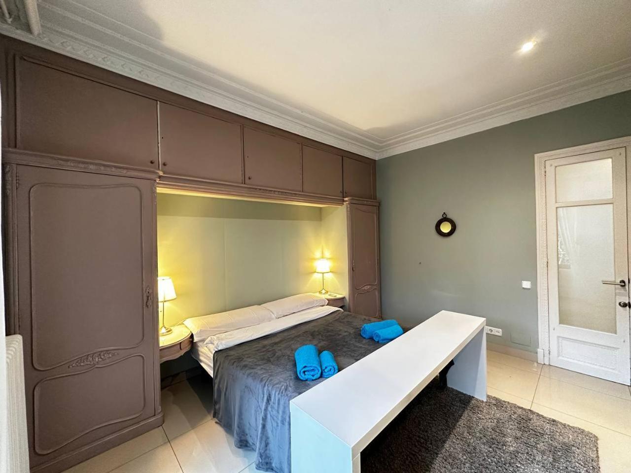 Rooms Gran Via Barcelona Bagian luar foto